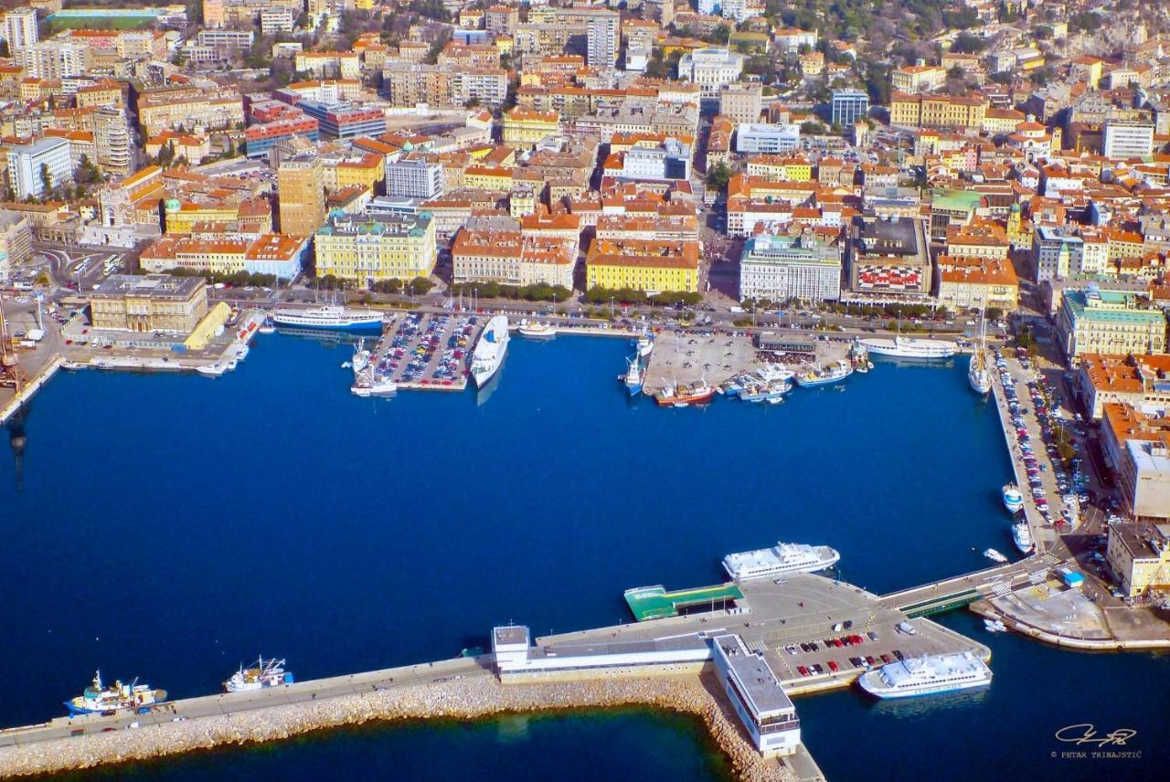 Deluxe Apartment Dora With A Private Parking, Terrace And See View Rijeka Eksteriør billede